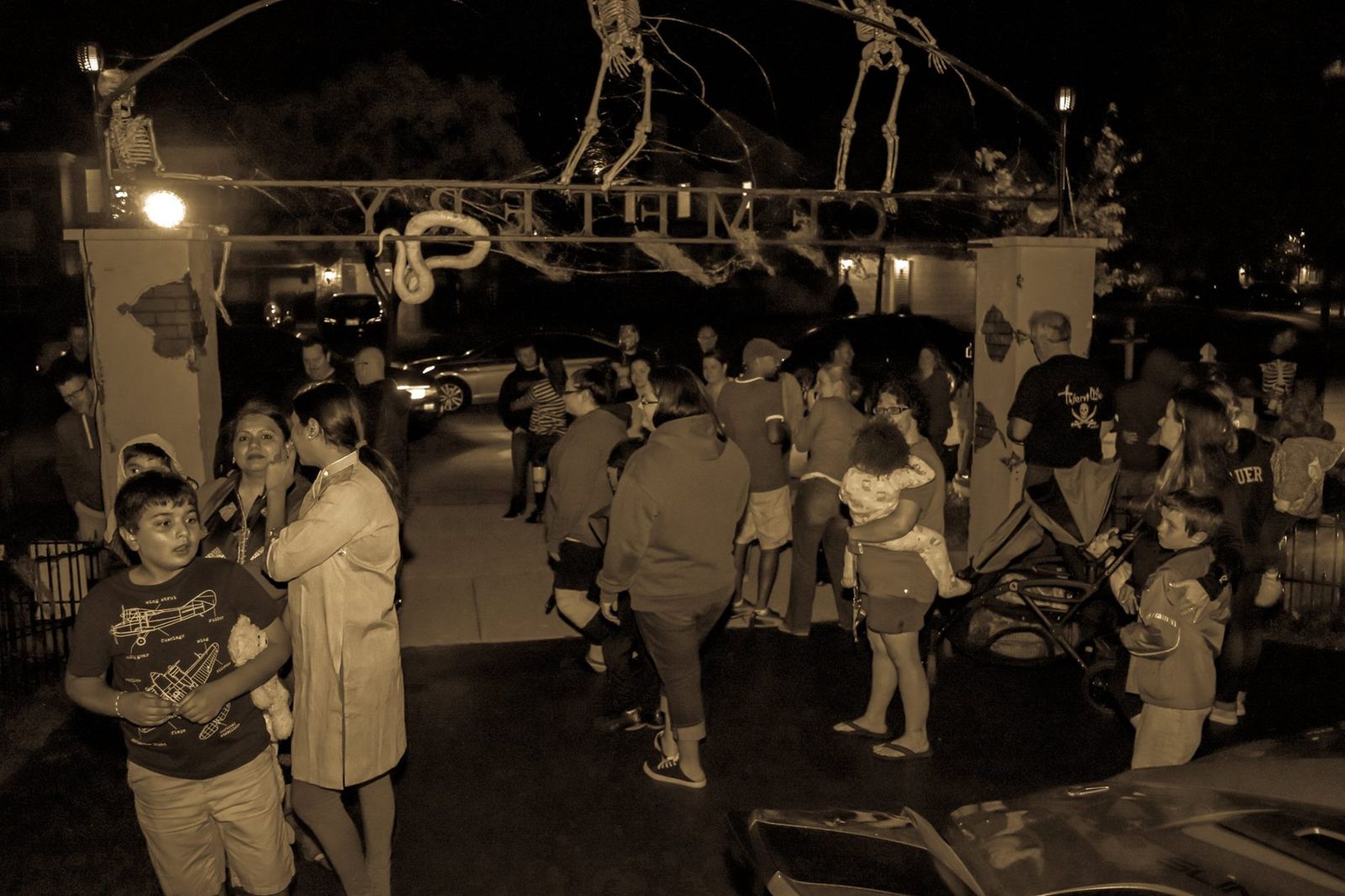 Scare actors in costume and makeup during a Holiday Habits scare night in 2017